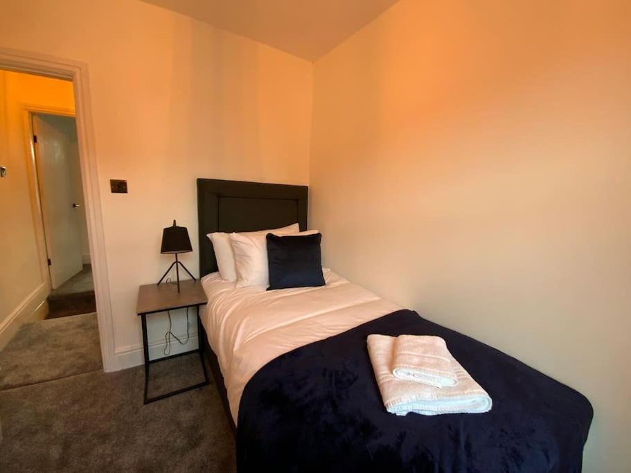 Centrally Located To The City Of Lincoln Exteriör bild