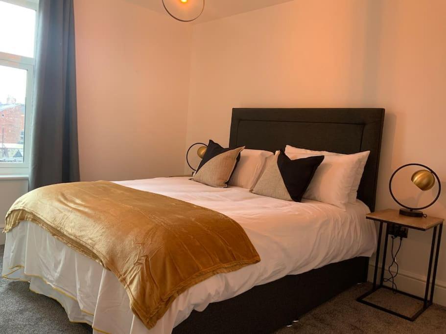 Centrally Located To The City Of Lincoln Exteriör bild