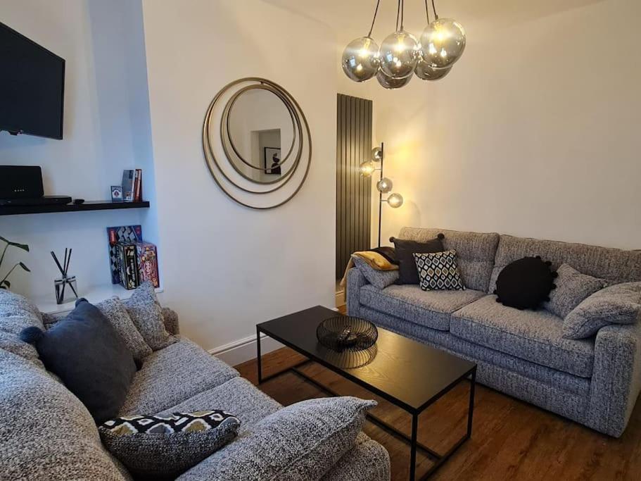 Centrally Located To The City Of Lincoln Exteriör bild