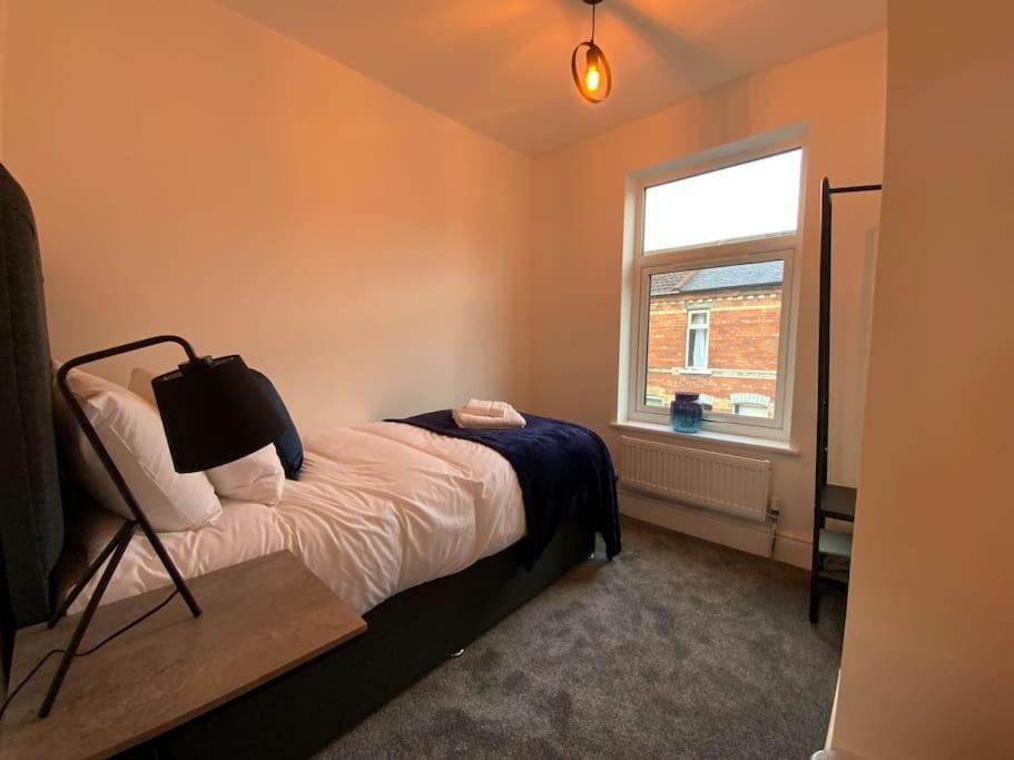 Centrally Located To The City Of Lincoln Exteriör bild