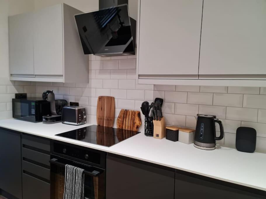 Centrally Located To The City Of Lincoln Exteriör bild