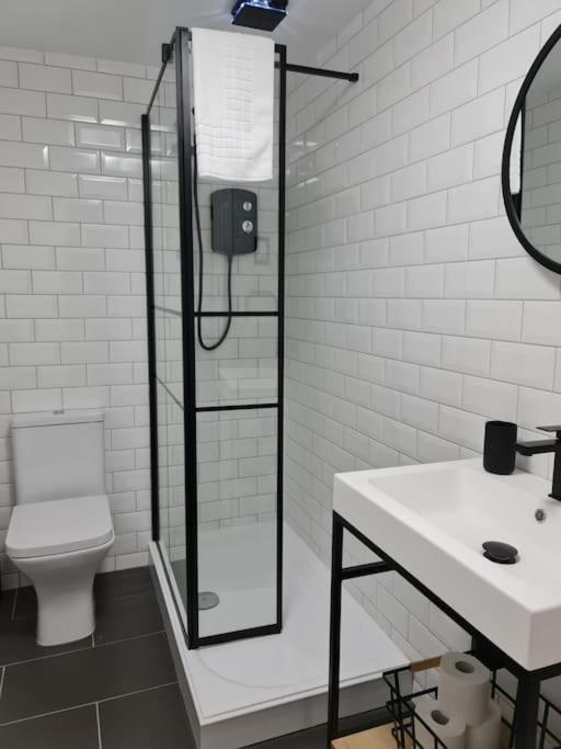 Centrally Located To The City Of Lincoln Exteriör bild
