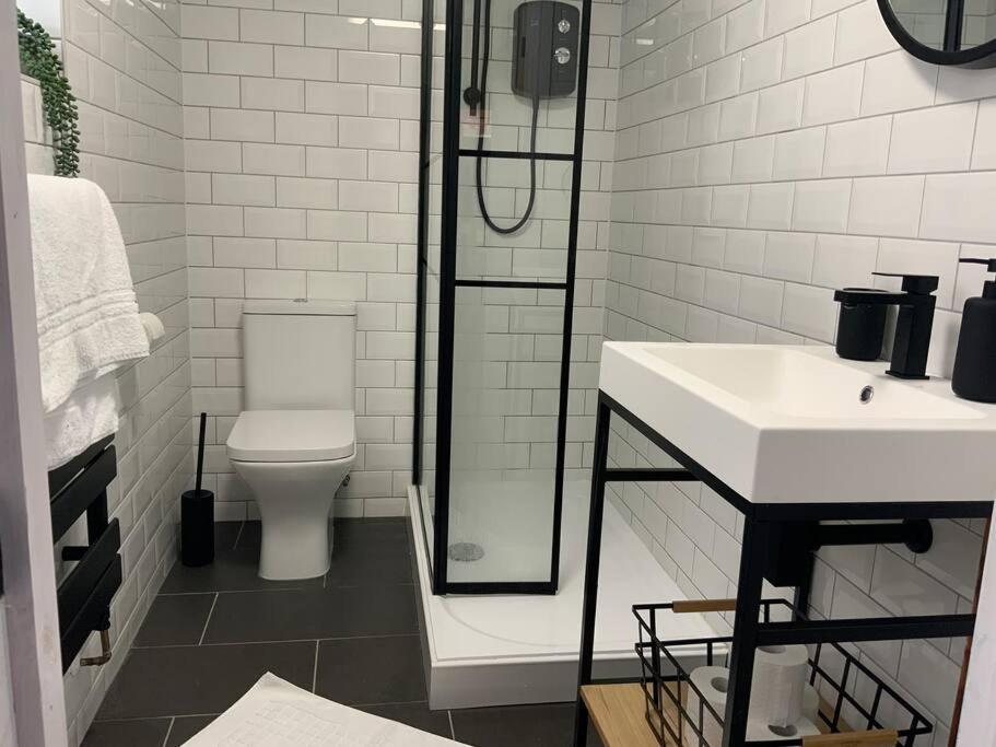 Centrally Located To The City Of Lincoln Exteriör bild